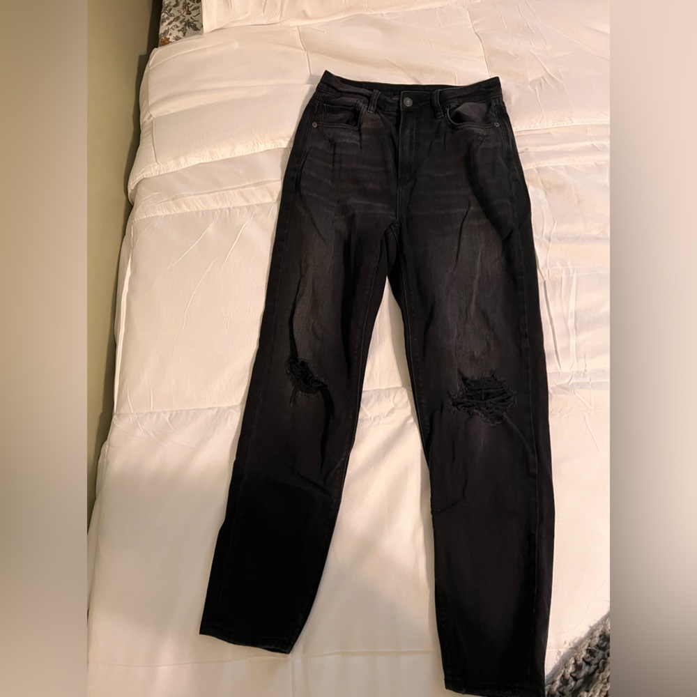 American Eagle Ripped Mom Jeans